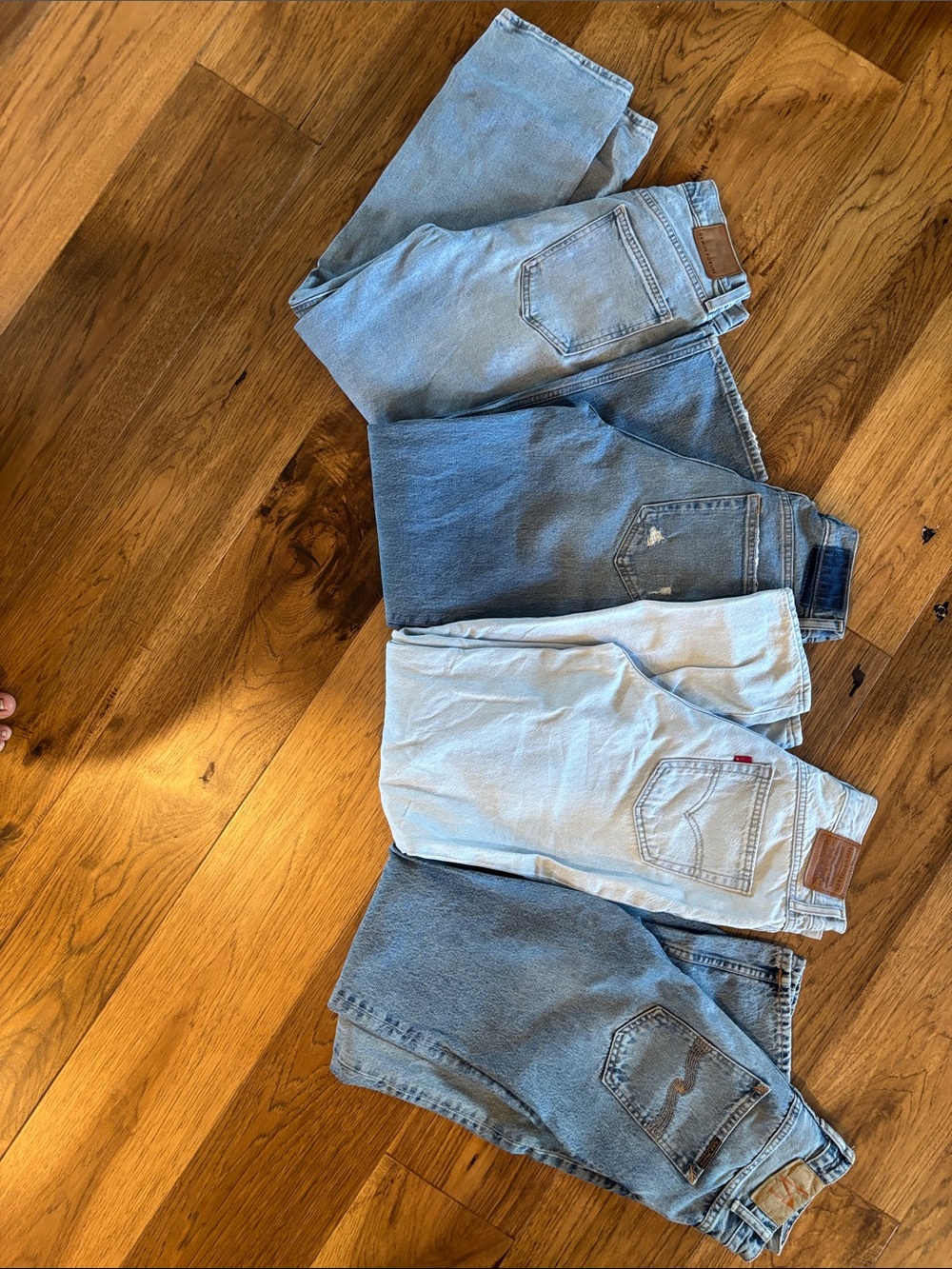 Lot of 4 pairs of jeans